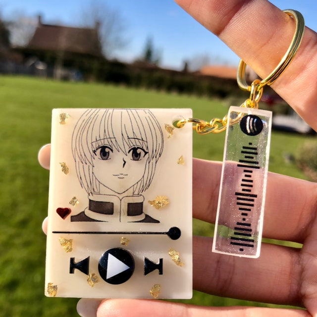 "Green golden retriever boy" anime music keychain